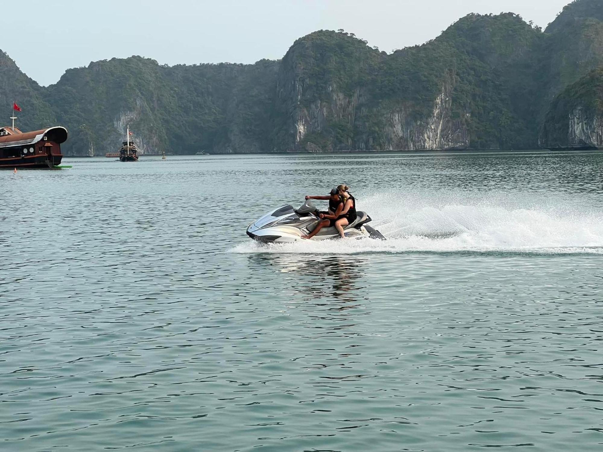 Mb Central Hotel Cat Ba Island Exterior photo